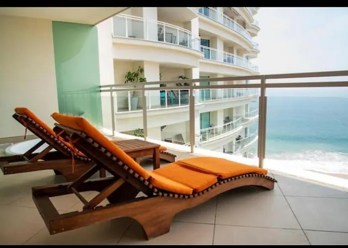 Beachfront Bay View Marina With Jacuzzi Apartamento *